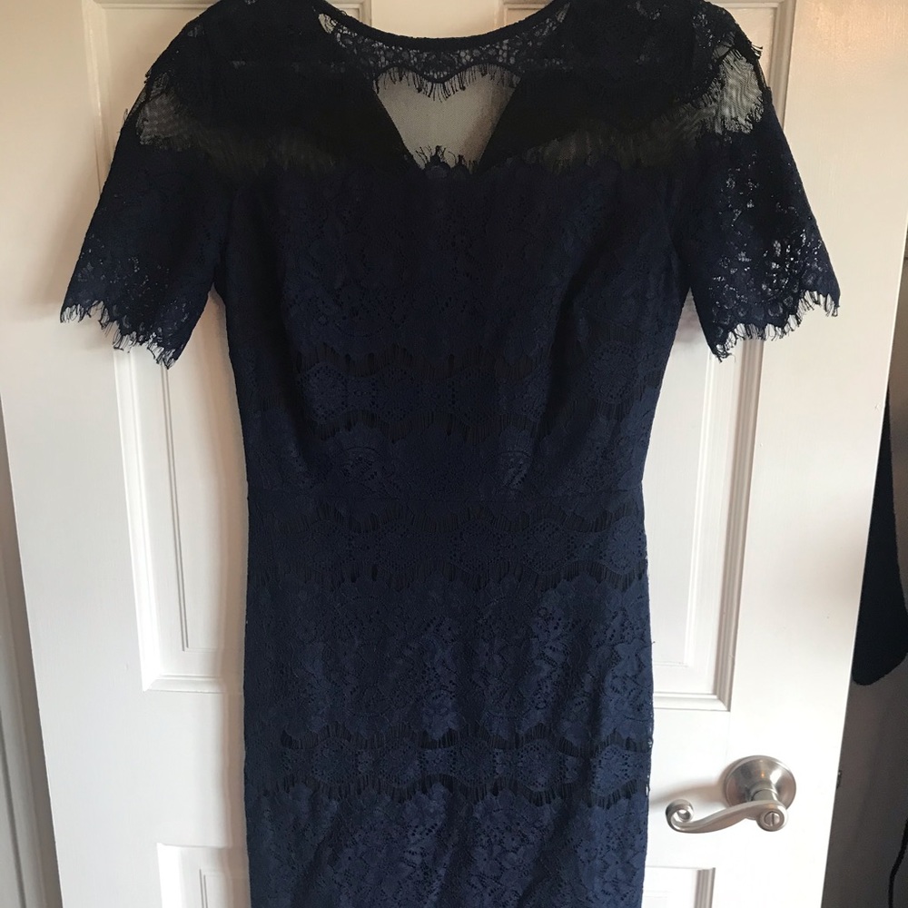 Midi lace dress